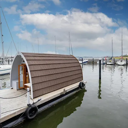 Hausboot Dotterbart *