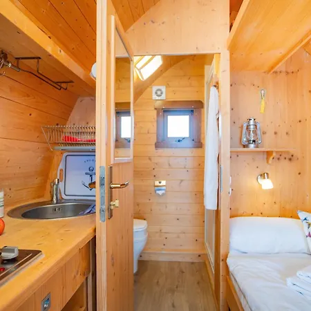 Hausboot Dotterbart Stralsund